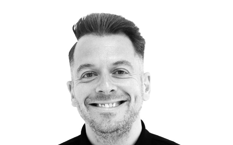 Alex Cairns, Move Marketing