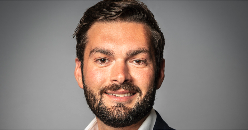Chris Milligan, Konfir